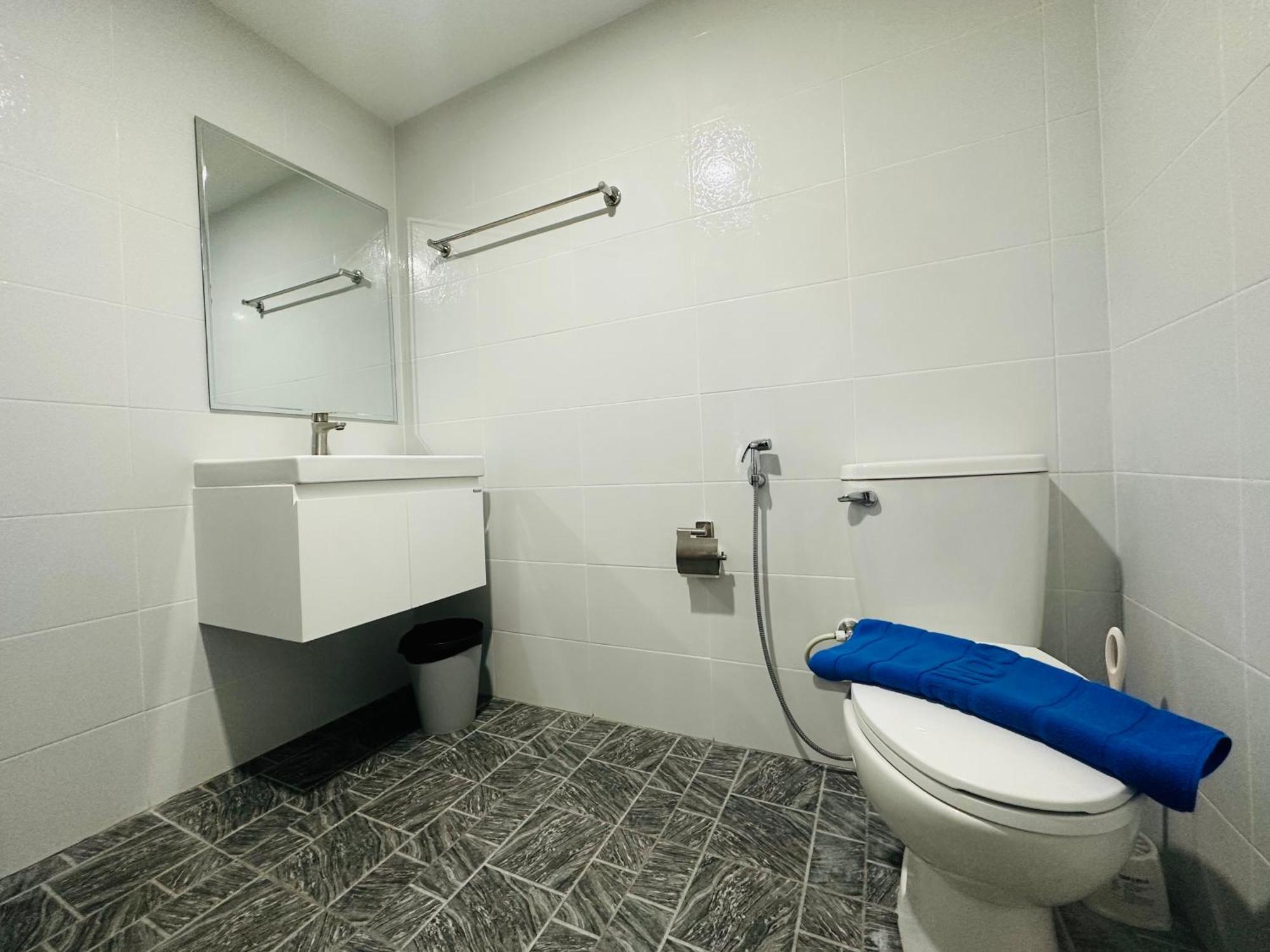 Lejlighed Location Apartments, 2 Bedrooms *