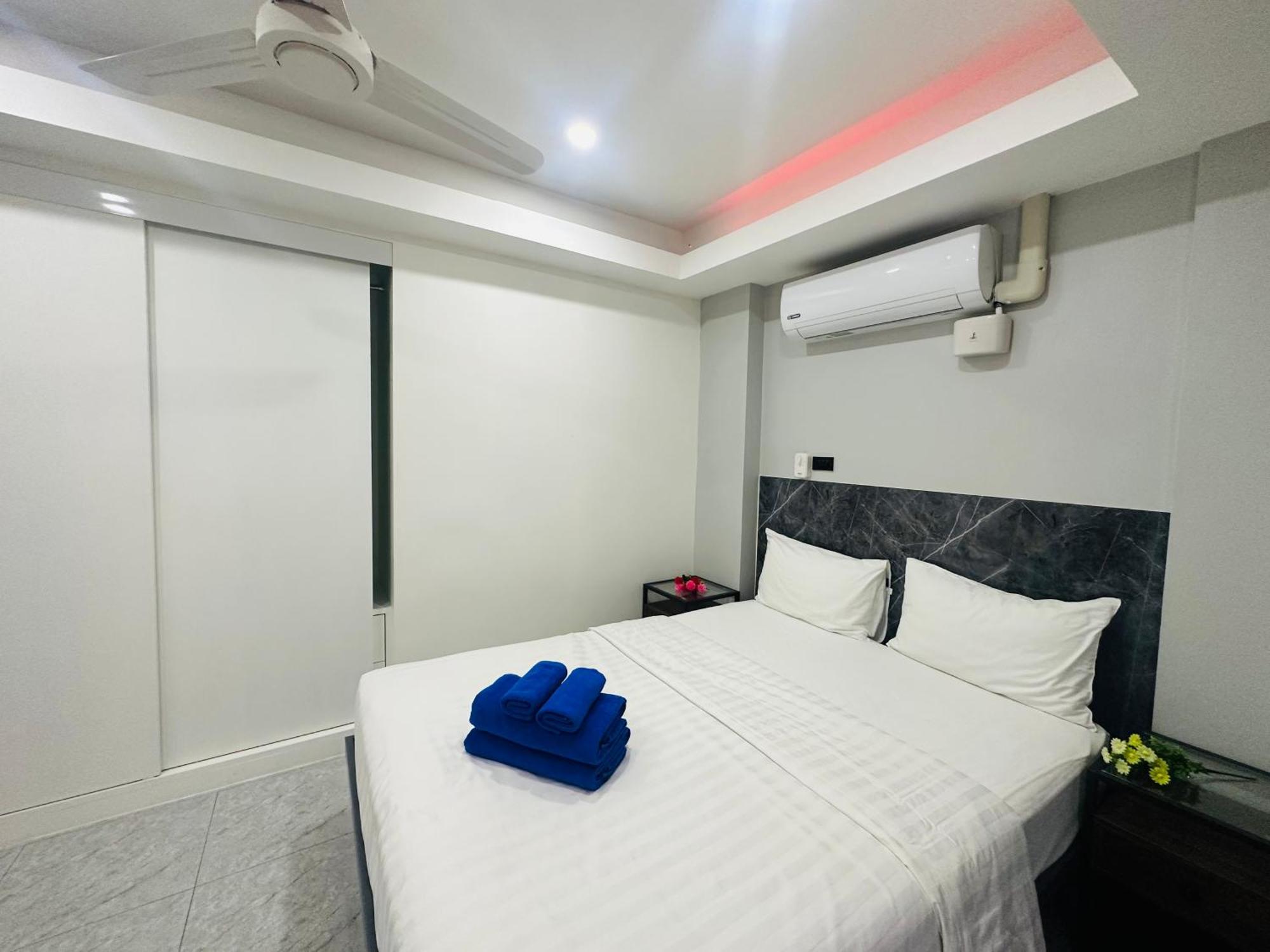 Location Apartments, 2 Bedrooms *
